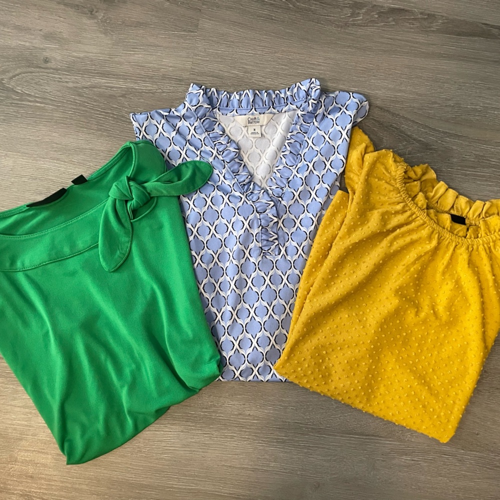 Bundle of 3 women’s sleeveless shirts